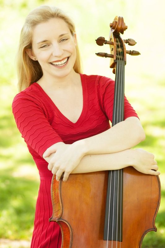 Cellist Emma Schmiedecke